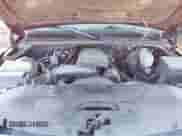 2004 GMC Sierra 1500 SLE z VIN 1GTEK19T34E266737, wystawiony jako IAAI lot #43369214 z przebiegiem 211 373 mil mil oraz . Historia ofert i sprzedaży dostępna na DreamBid. Obrazek 10.