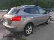 2010 Nissan Rogue SL z VIN JN8AS5MT1AW007168, wystawiony jako IAAI lot #42679741 z przebiegiem 60 153 mil mil oraz . Historia ofert i sprzedaży dostępna na DreamBid. Obrazek 4.