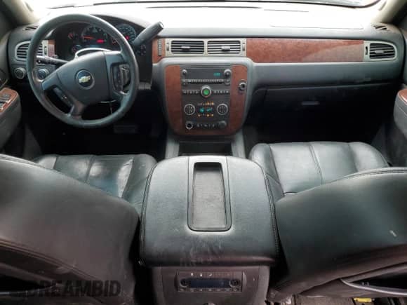 2014 Chevrolet Suburban LT с VIN 1GNSKJE79ER208905, выставлен на аукционе Copart как лот 69752065 с пробегом 105 649 миль миль и Списание • Salvage title. История ставок и продаж доступна на DreamBid. Изображение 8.