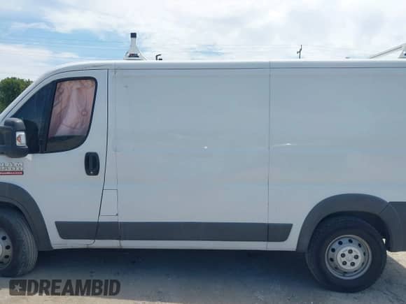2015 Ram ProMaster Cargo z VIN 3C6TRVAG2FE513737, wystawiony jako IAAI lot #42893845 z przebiegiem 189 636 mil mil oraz . Historia ofert i sprzedaży dostępna na DreamBid. Obrazek 14.