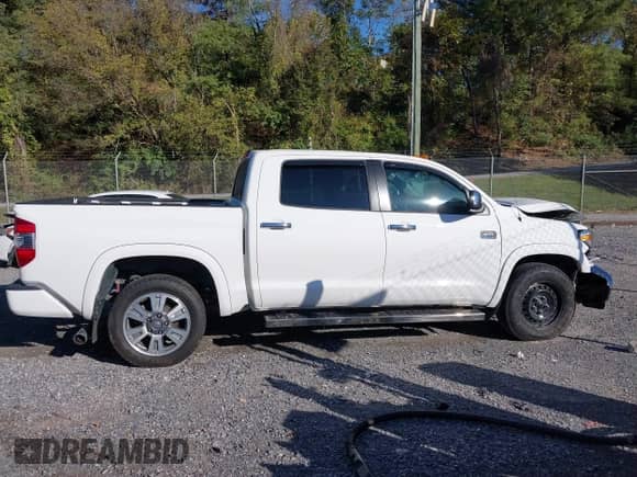 2019 Toyota Tundra SR5 с VIN 5TFAY5F10KX794700, выставлен на аукционе IAAI как лот 43403599 с пробегом 95 983 миль миль и . История ставок и продаж доступна на DreamBid. Изображение 13.