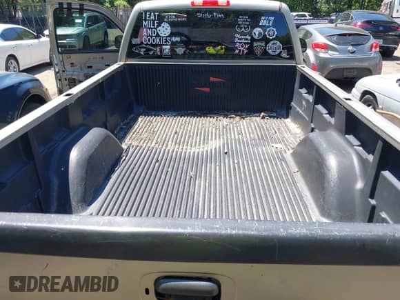 2000 Chevrolet Silverado 1500 с VIN 1GCEC14V0YE332155, выставлен на аукционе IAAI как лот 42537795 с пробегом 124 142 миль миль и . История ставок и продаж доступна на DreamBid. Изображение 8.