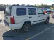 2006 Jeep Commander z VIN 1J8HG48N66C228591, wystawiony jako IAAI lot #42801638 z przebiegiem 246 875 mil mil oraz . Historia ofert i sprzedaży dostępna na DreamBid. Obrazek 4.