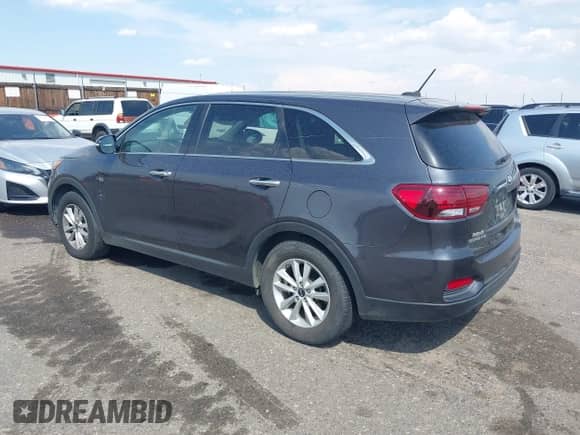 2019 Kia Sorento LX with VIN 5XYPG4A5XKG489435, listed as a IAAI auction lot 42862405 with Not provided miles and . Bid and sale history available at DreamBid. Image 3.