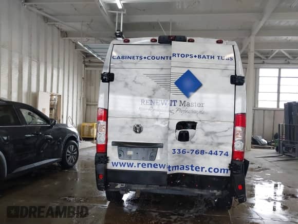 2023 Ram ProMaster Cargo с VIN 3C6LRVCGXPE522958, выставлен на аукционе IAAI как лот 43327761 с пробегом 28 818 миль миль и . История ставок и продаж доступна на DreamBid. Изображение 16.