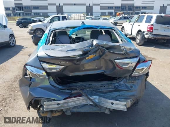 2018 Chevrolet Cruze LT with VIN 1G1BE5SM8J7155517, listed as a IAAI auction lot 43233777 with 114,590 mi miles and . Bid and sale history available at DreamBid. Image 16.