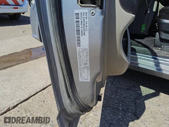 2020 Dodge Grand Caravan SE with VIN 2C4RDGBG6LR227606, listed as a Copart auction lot 81511695 with 371,041 mi miles and Clean title. Bid and sale history available at DreamBid. Image 13.