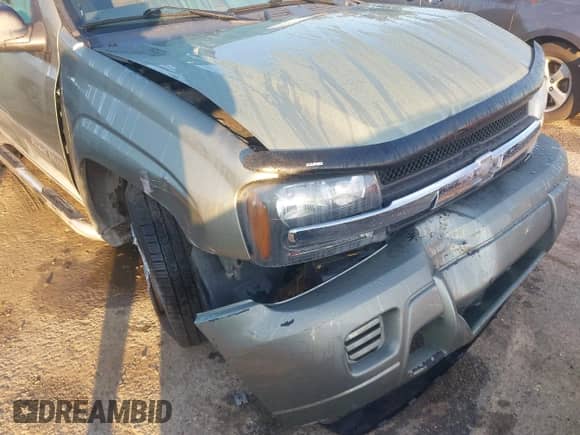 2004 Chevrolet TrailBlazer LS with VIN 1GNDS13S642155197, listed as a IAAI auction lot 43252719 with Not provided miles and . Bid and sale history available at DreamBid. Image 6.