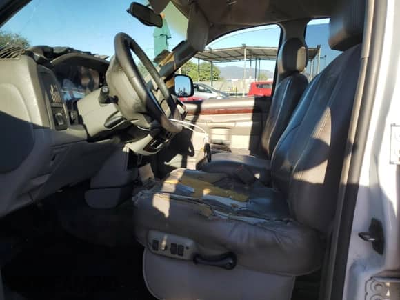 2002 Dodge 1500 z VIN 1D7HA18Z92J234374, wystawiony jako Copart lot #84521965 z przebiegiem 314 377 mil mil oraz Szkoda całkowita • Salvage title. Historia ofert i sprzedaży dostępna na DreamBid. Obrazek 7.