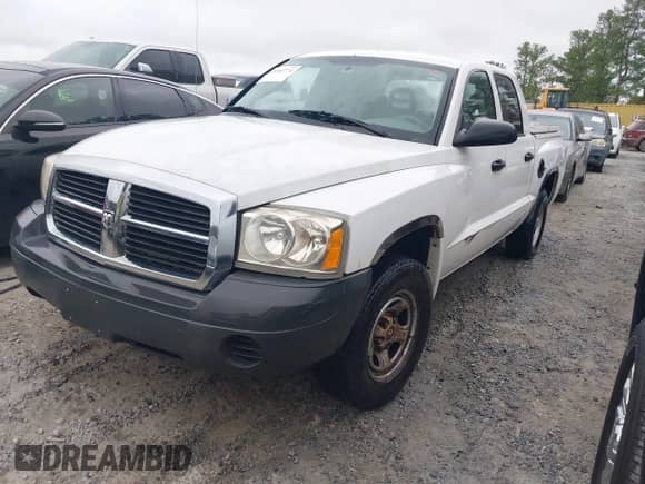 2006 Dodge Dakota ST with VIN 1D7HE28KX6S605264, listed as a IAAI auction lot 43382774 with 158,571 mi miles and . Bid and sale history available at DreamBid. Image 2.