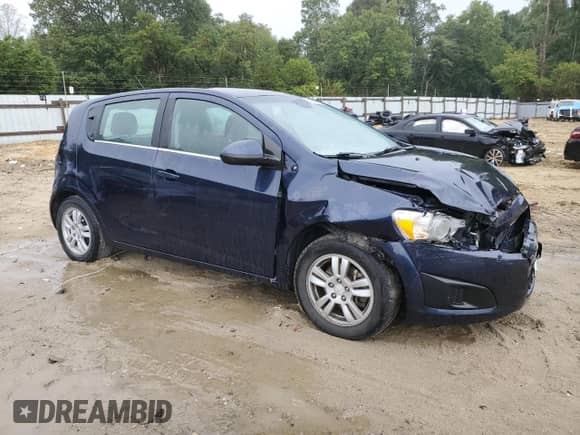 2016 Chevrolet Sonic LT с VIN 1G1JC6SG1G4121379, выставлен на аукционе Copart как лот 80841695 с пробегом 105 463 миль миль и Списание • Salvage title. История ставок и продаж доступна на DreamBid. Изображение 4.