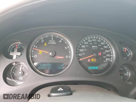 2013 GMC Sierra 1500 SLT с VIN 3GTP2WE73DG173028, выставлен на аукционе Copart как лот 67487995 с пробегом 226 951 миль миль и Списание • Salvage title. История ставок и продаж доступна на DreamBid. Изображение 9.