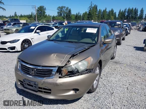 2008 Honda Accord EX z VIN 1HGCP36738A042748, wystawiony jako IAAI lot #42640404 z przebiegiem 237 000 mil mil oraz . Historia ofert i sprzedaży dostępna na DreamBid. Obrazek 6.