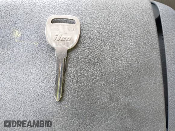 2004 GMC Sierra 1500 SLE z VIN 2GTEK13TX41417048, wystawiony jako IAAI lot #42403447 z przebiegiem 222 760 mil mil oraz . Historia ofert i sprzedaży dostępna na DreamBid. Obrazek 11.