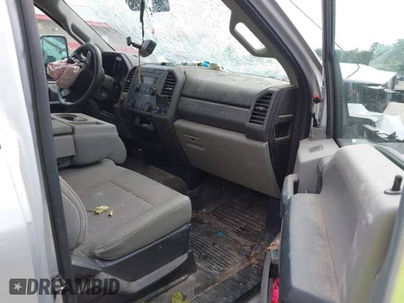 2019 Ford F-250 XL с VIN 1FTBF2B69KEF36066, выставлен на аукционе IAAI как лот 42826803 с пробегом 143 724 миль миль и . История ставок и продаж доступна на DreamBid. Изображение 5.