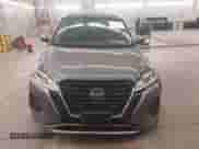 2024 Nissan Kicks SV z VIN 3N1CP5CV9RL527034, wystawiony jako IAAI lot #43175768 z przebiegiem 28 300 mil mil oraz . Historia ofert i sprzedaży dostępna na DreamBid. Obrazek 13.