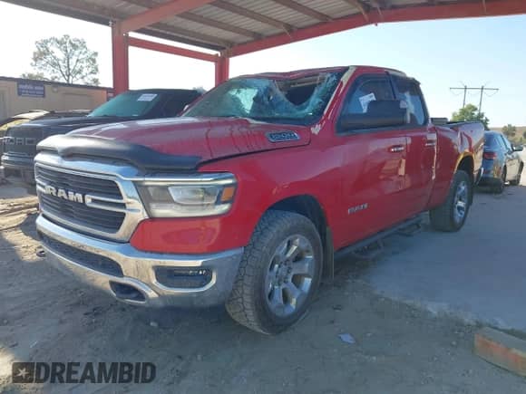 2019 Ram 1500 Big Horn z VIN 1C6SRFBT4KN622865, wystawiony jako IAAI lot #41887932 z przebiegiem 73 513 mil mil oraz . Historia ofert i sprzedaży dostępna na DreamBid. Obrazek 2.