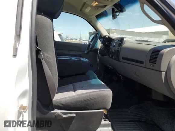 2007 GMC Sierra 1500 Work Truck с VIN 1GTEC14C77Z560188, выставлен на аукционе Copart как лот 58769705 с пробегом 169 520 миль миль и Чистый • Clean title. История ставок и продаж доступна на DreamBid. Изображение 10.