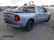 2025 Ram 1500 Big Horn z VIN 1C6RREFG9SN527515, wystawiony jako IAAI lot #41952115 z przebiegiem 8 009 mil mil oraz . Historia ofert i sprzedaży dostępna na DreamBid. Obrazek 4.