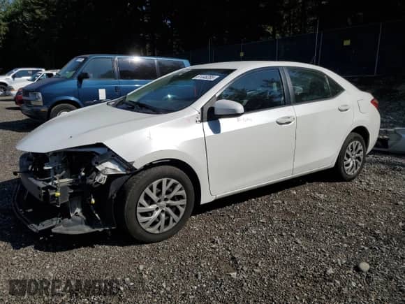2019 Toyota Corolla L с VIN 5YFBURHE6KP923142, выставлен на аукционе Copart как лот 81446285 с пробегом 122 057 миль миль и Списание • Salvage title. История ставок и продаж доступна на DreamBid. Изображение 1.