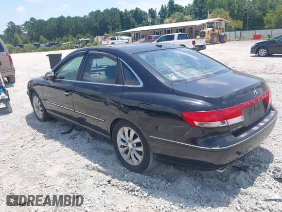 2007 Hyundai Azera SE with VIN KMHFC46F57A232355, listed as a IAAI auction lot 42847075 with 113,954 mi miles and . Bid and sale history available at DreamBid. Image 3.