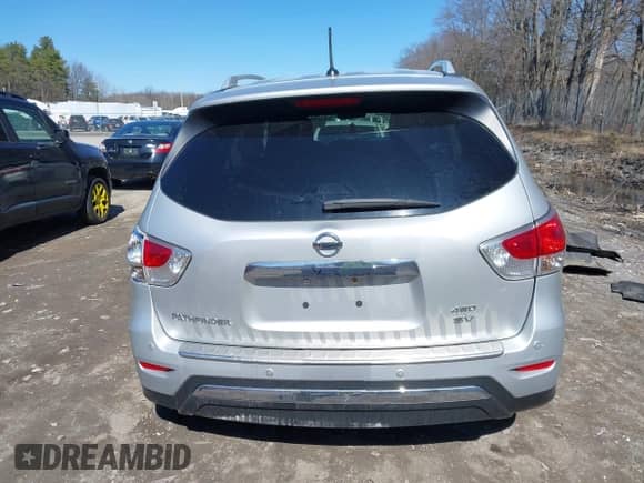 2015 Nissan Pathfinder Platinum with VIN 5N1AR2MM8FC610332, listed as a IAAI auction lot 41928998 with 128,817 mi miles and . Bid and sale history available at DreamBid. Image 16.