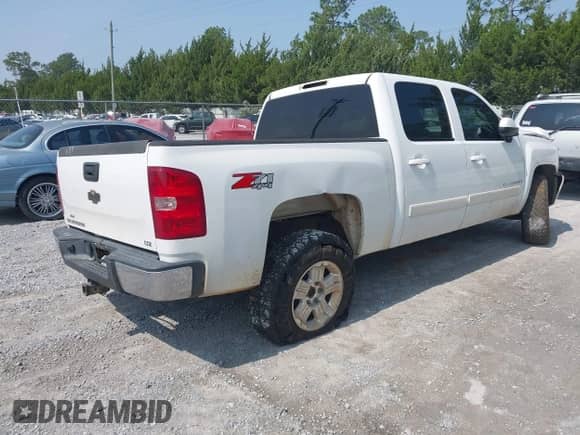 2008 Chevrolet Silverado 1500 LTZ with VIN 2GCEK13J081333454, listed as a IAAI auction lot 42399788 with 230,198 mi miles and . Bid and sale history available at DreamBid. Image 4.