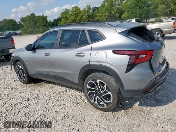 2025 Chevrolet Trax 2RS с VIN KL77LJEP1SC009404, выставлен на аукционе Copart как лот 71652615 с пробегом 26 741 миль миль и Списание • Salvage title. История ставок и продаж доступна на DreamBid. Изображение 2.
