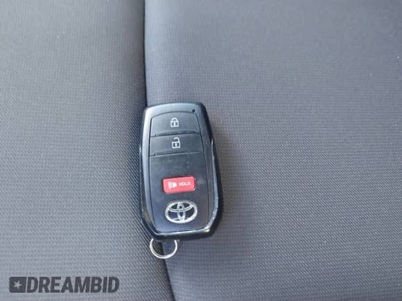 2024 Toyota Tacoma SR5 z VIN 3TMKB5FN7RM004138, wystawiony jako IAAI lot #41428936 z przebiegiem 13 625 mil mil oraz . Historia ofert i sprzedaży dostępna na DreamBid. Obrazek 11.