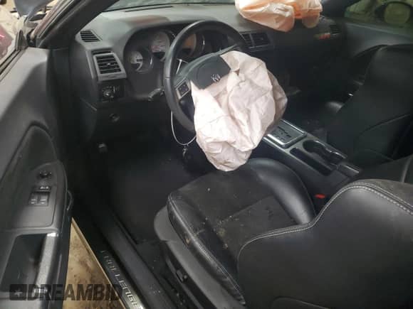 2008 Dodge Challenger SRT-8 z VIN 2B3LJ74W18H300866, wystawiony jako Copart lot #49029855 z przebiegiem Nie podano mil oraz Szkoda całkowita • Salvage title. Historia ofert i sprzedaży dostępna na DreamBid. Obrazek 8.