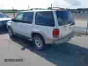 2000 Ford Explorer Eddie Bauer z VIN 1FMZU64E2YUB60322, wystawiony jako IAAI lot #43009879 z przebiegiem 142 656 mil mil oraz . Historia ofert i sprzedaży dostępna na DreamBid. Obrazek 3.