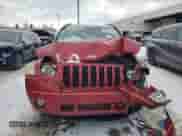 2010 Jeep Compass Latitude z VIN 1J4NF1FB0AD623710, wystawiony jako Copart lot #88657615 z przebiegiem Nie podano mil oraz Szkoda całkowita • Salvage title. Historia ofert i sprzedaży dostępna na DreamBid. Obrazek 5.