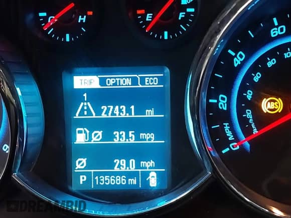 2015 Chevrolet Cruze Diesel z VIN 1G1P75SZ7F7215841, wystawiony jako IAAI lot #43261045 z przebiegiem 135 686 mil mil oraz . Historia ofert i sprzedaży dostępna na DreamBid. Obrazek 15.