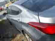 2015 Hyundai Elantra SE z VIN KMHDH4AE2FU224525, wystawiony jako IAAI lot #43405256 z przebiegiem 126 222 mil mil oraz . Historia ofert i sprzedaży dostępna na DreamBid. Obrazek 3.