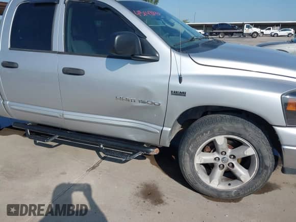 2007 Dodge 1500 SLT with VIN 1D7HA18217J543265, listed as a IAAI auction lot 43148123 with 165,054 mi miles and . Bid and sale history available at DreamBid. Image 6.