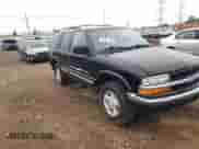 2000 Chevrolet Blazer LS z VIN 1GNDT13W1Y2112487, wystawiony jako Copart lot #63741485 z przebiegiem 270 945 mil mil oraz Szkoda całkowita • Salvage title. Historia ofert i sprzedaży dostępna na DreamBid. Obrazek 13.