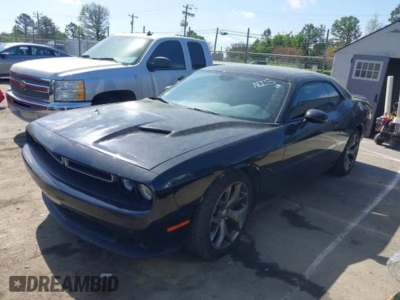 2015 Dodge Challenger SXT z VIN 2C3CDZAG5FH770530, wystawiony jako IAAI lot #41971010 z przebiegiem 144 803 mil mil oraz . Historia ofert i sprzedaży dostępna na DreamBid. Obrazek 17.