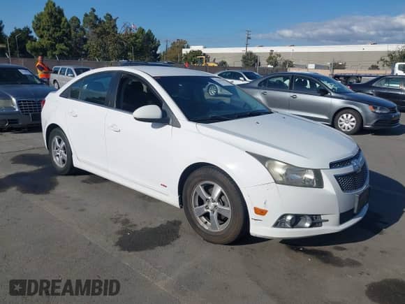 2013 Chevrolet Cruze 1LT with VIN 1G1PC5SB4D7277418, listed as a IAAI auction lot 43431330 with 142,418 mi miles and . Bid and sale history available at DreamBid. Image 1.