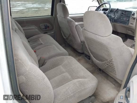 1999 Chevrolet Suburban с VIN 3GNEC16R9XG190919, выставлен на аукционе IAAI как лот 42200301 с пробегом 207 953 миль миль и . История ставок и продаж доступна на DreamBid. Изображение 8.