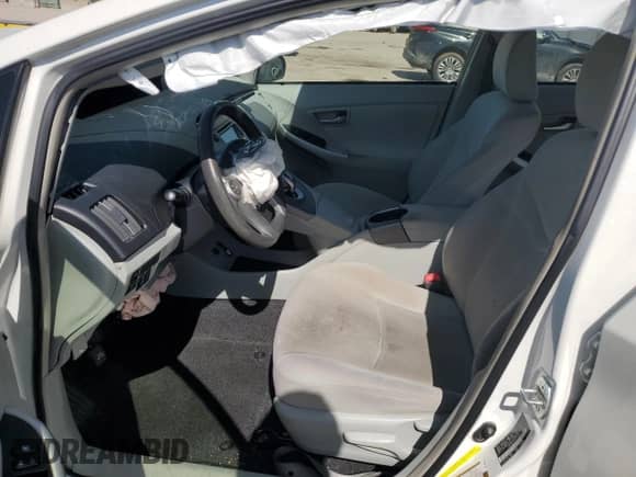 2013 Toyota Prius Two z VIN JTDKN3DU4D5694533, wystawiony jako Copart lot #84382165 z przebiegiem Nie podano mil oraz Szkoda całkowita • Salvage title. Historia ofert i sprzedaży dostępna na DreamBid. Obrazek 7.