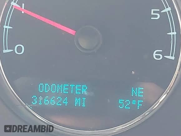 2009 Chevrolet Tahoe 1LT z VIN 1GNEC23319R252693, wystawiony jako IAAI lot #41433156 z przebiegiem 316 624 mil mil oraz . Historia ofert i sprzedaży dostępna na DreamBid. Obrazek 7.