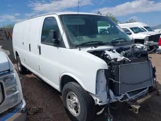 2023 Chevrolet Express Cargo z VIN 1GCWGBFP7P1205695, wystawiony jako IAAI lot #42522739 z przebiegiem 16 749 mil mil oraz . Historia ofert i sprzedaży dostępna na DreamBid. Obrazek 1.