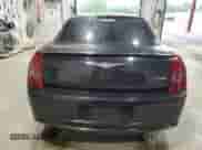 2006 Chrysler 300 C SRT-8 z VIN 2C3LA73W26H242915, wystawiony jako Copart lot #56929214 z przebiegiem 190 677 mil mil oraz Czysty tytuł • Clean title. Historia ofert i sprzedaży dostępna na DreamBid. Obrazek 6.