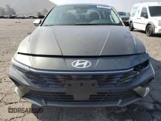 2025 Hyundai Elantra SEL Convenience z VIN KMHLS4DG9SU947194, wystawiony jako Copart lot #87239265 z przebiegiem 5 611 mil mil oraz Szkoda całkowita • Salvage title. Historia ofert i sprzedaży dostępna na DreamBid. Obrazek 5.