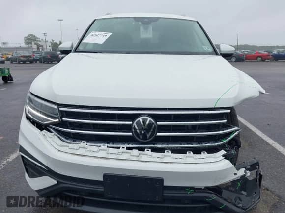 2024 Volkswagen Tiguan SE с VIN 3VV2B7AX0RM047340, выставлен на аукционе IAAI как лот 42502249 с пробегом 8 429 миль миль и . История ставок и продаж доступна на DreamBid. Изображение 6.