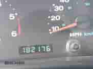 2005 Jeep Wrangler Rubicon z VIN 1J4FA69S35P380944, wystawiony jako IAAI lot #42095879 z przebiegiem 182 176 mil mil oraz . Historia ofert i sprzedaży dostępna na DreamBid. Obrazek 15.