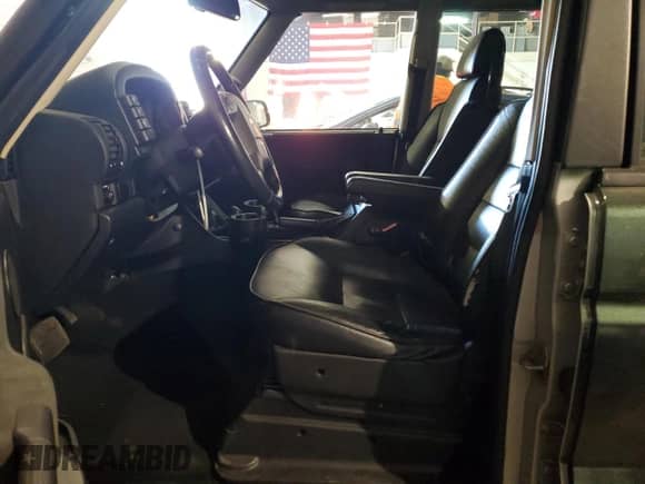 2004 Land Rover Discovery SE с VIN SALTW19444A860886, выставлен на аукционе Copart как лот 87970205 с пробегом Не указан миль и На запчасти • Non repairable. История ставок и продаж доступна на DreamBid. Изображение 7.