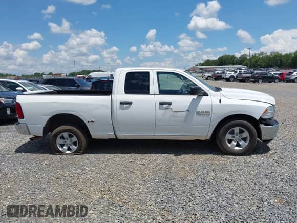 2018 Ram 1500 SLT with VIN 1C6RR6GG6JS143132, listed as a IAAI auction lot 42726628 with 204,696 mi miles and . Bid and sale history available at DreamBid. Image 13.