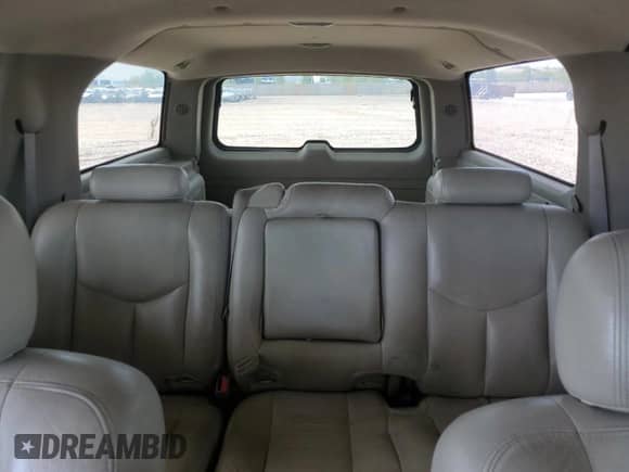 2003 Chevrolet Suburban LT с VIN 3GNGC26U23G272424, выставлен на аукционе Copart как лот 58447875 с пробегом 138 494 миль миль и Списание • Salvage title. История ставок и продаж доступна на DreamBid. Изображение 10.