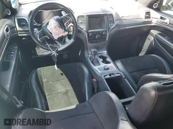 2017 Jeep Grand Cherokee SRT z VIN 1C4RJFDJXHC738652, wystawiony jako Copart lot #61984665 z przebiegiem 108 202 mil mil oraz Szkoda całkowita • Salvage title. Historia ofert i sprzedaży dostępna na DreamBid. Obrazek 8.